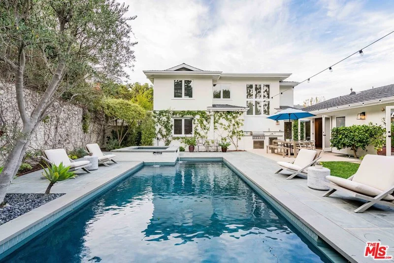 2301 Banyan, Los Angeles, CA 90049