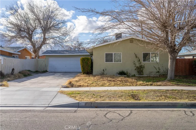45461 Saigon, Lancaster, CA 93534