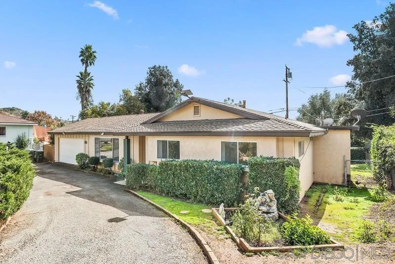 1257 Cresthill Rd, El Cajon, CA 92021
