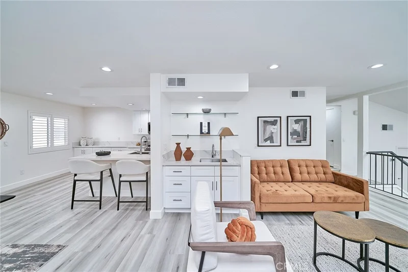4340 Glencoe #4, Marina Del Rey, CA 90292