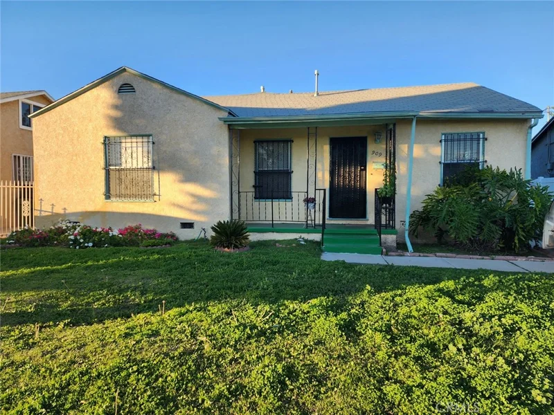 909 Laurel, Compton, CA 90220