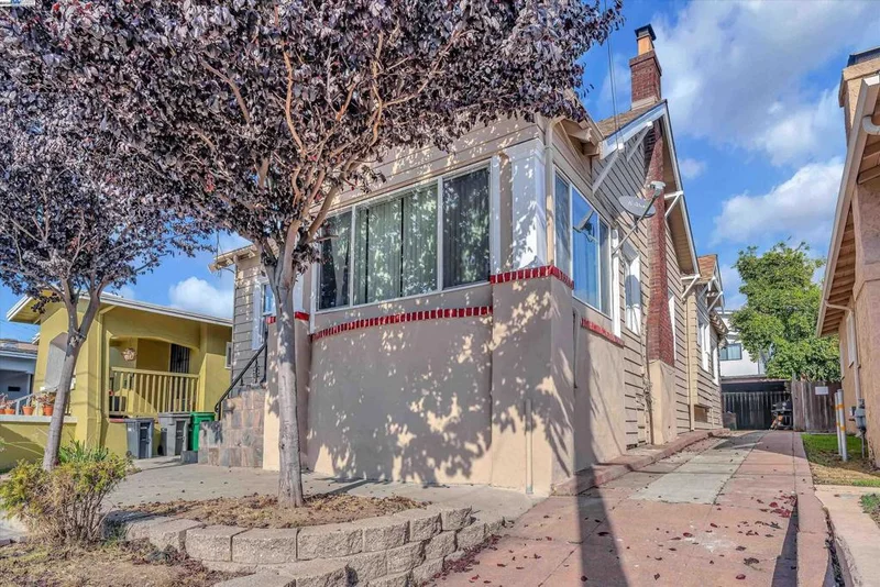 5444 Trask St, Oakland, CA 94601