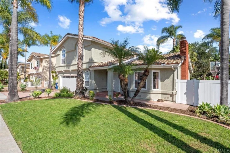 1161 Meadow Lake Dr, Vista, CA 92084