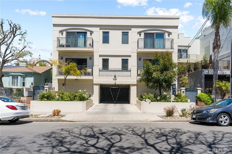 11855 Laurelwood #4, Studio City, CA 91604