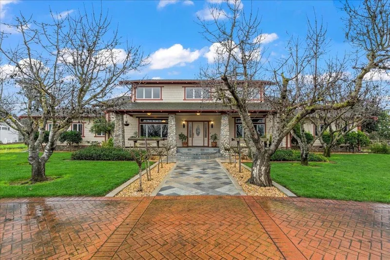2950 Leavesley, Gilroy, CA 95020