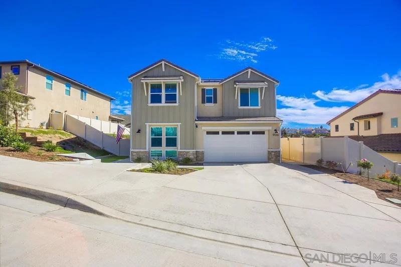 906 Lindbergh Dr, San Marcos, CA 92069
