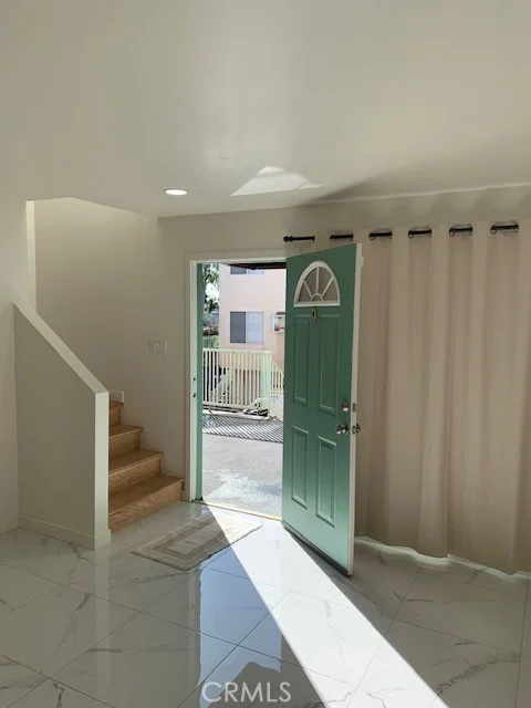 8780 Burnet #9, North Hills, CA 91343