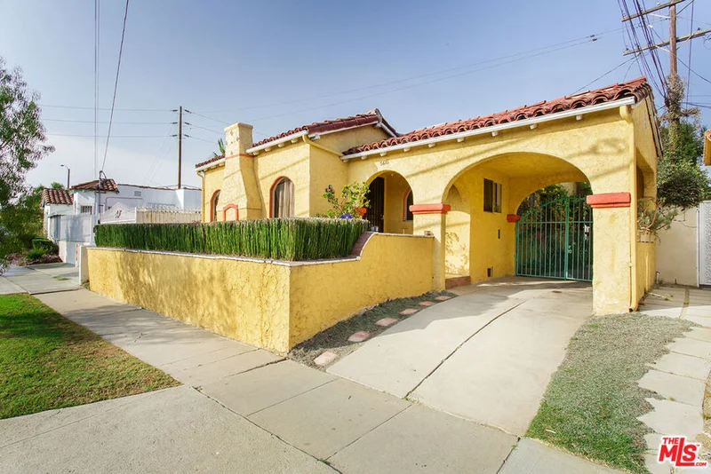 5615 Airdrome, Los Angeles, CA 90019