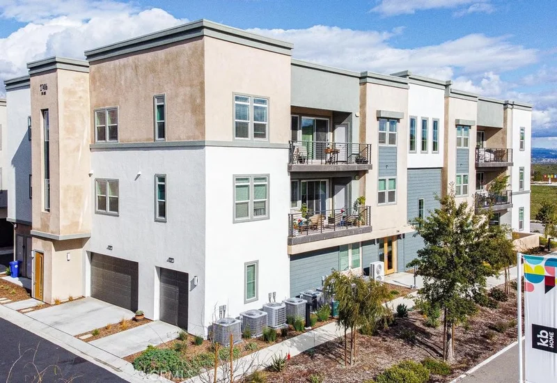 27406 Merlin Pl 304, Valencia, CA 91381