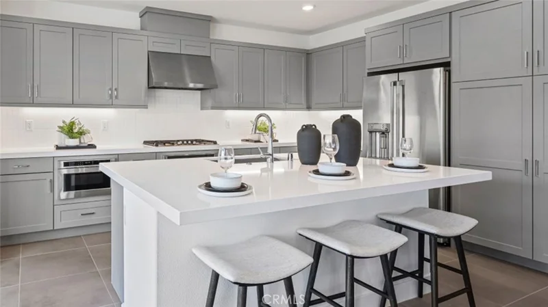 27323 Marquette, Valencia, CA 91354