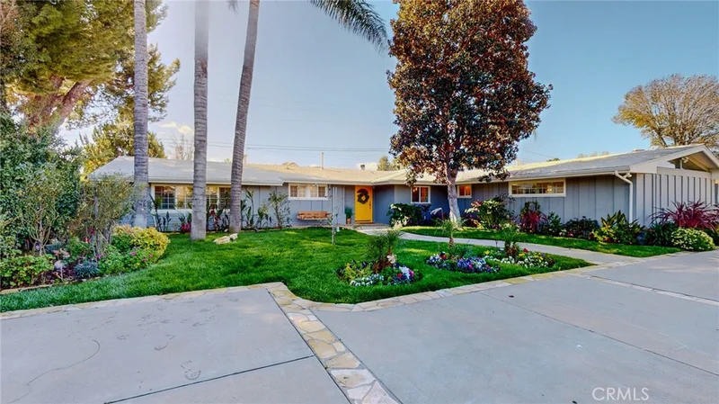 22428 Victory, Woodland Hills, CA 91367