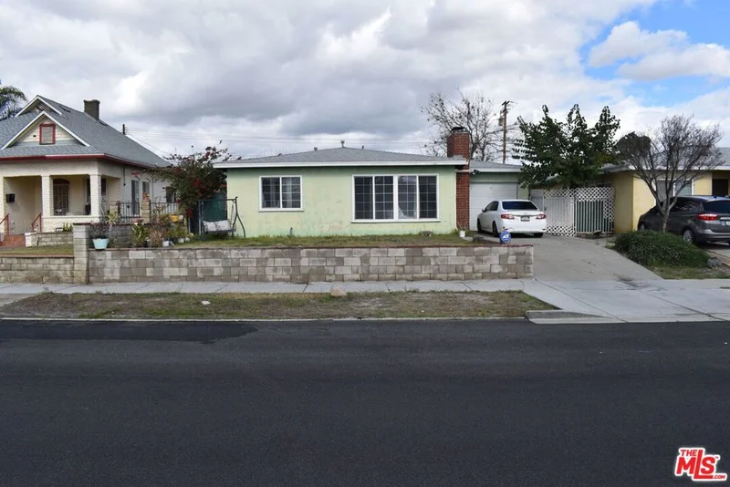 427 F, Colton, CA 92324