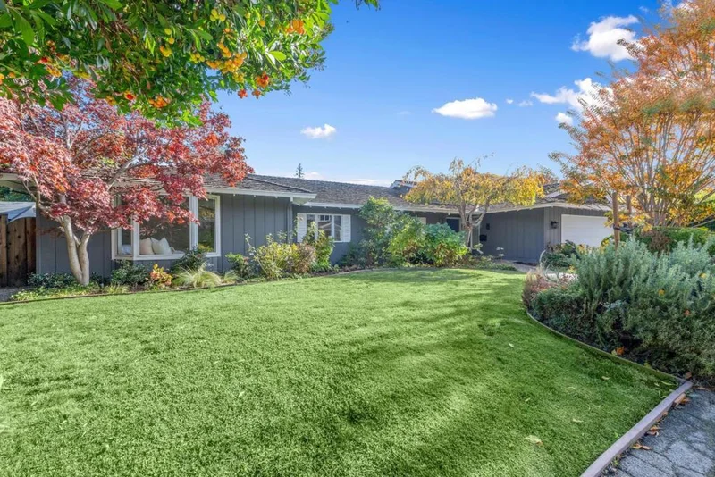 Photo 2 of 1360 Hillview Drive