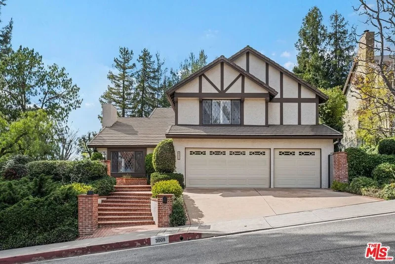 3009 Nicada, Los Angeles, CA 90077
