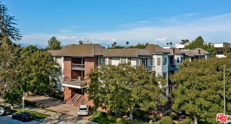 4595 Wilshire #304, Los Angeles, CA 90010