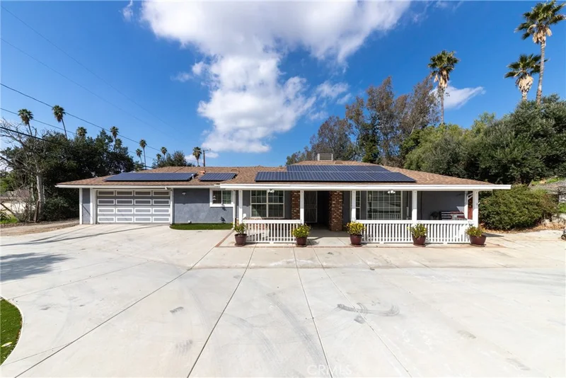 1009 E Cypress Avenue, Redlands, CA 92374
