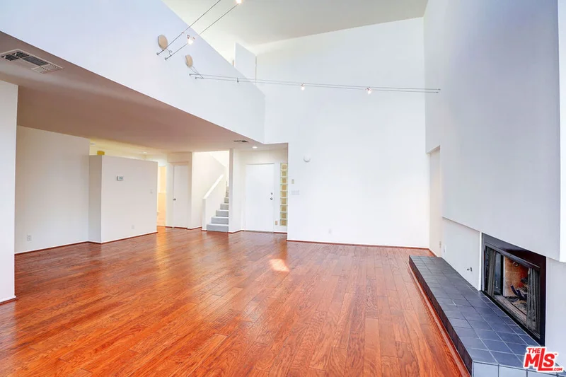 1175 Amherst #10, Los Angeles, CA 90049