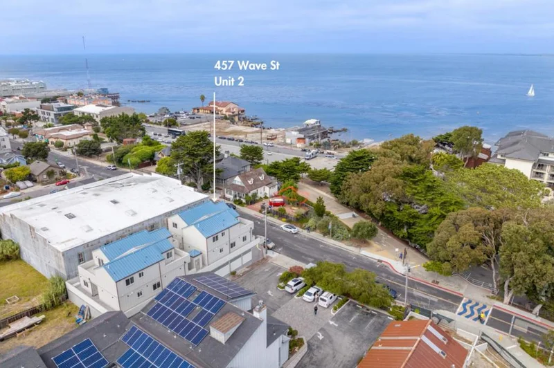 457 Wave #2, Monterey, CA 93940