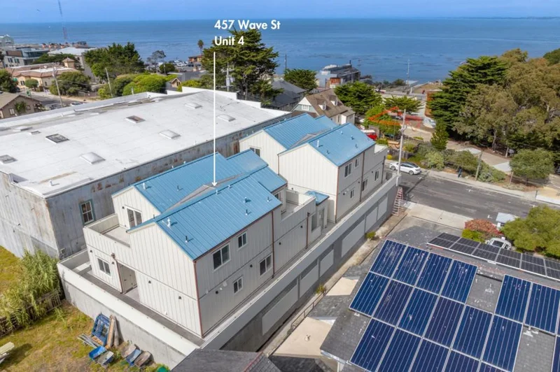 457 Wave #4, Monterey, CA 93940