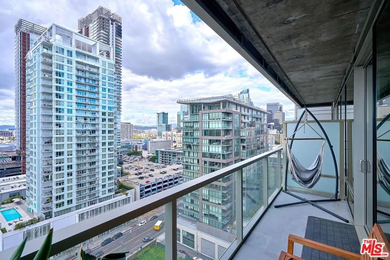 1155 Grand #1708, Los Angeles, CA 90015