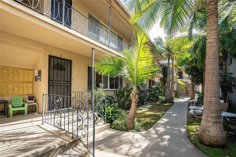 1044 2nd #3, Long Beach, CA 90802