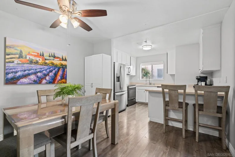 520 Sandalwood Pl #5, Escondido, CA 92027