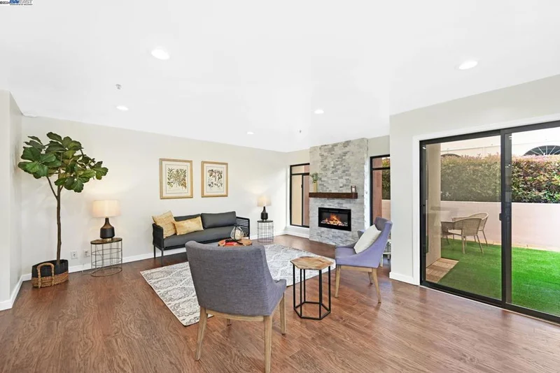 1 Laurel St #105, San Carlos, CA 94070