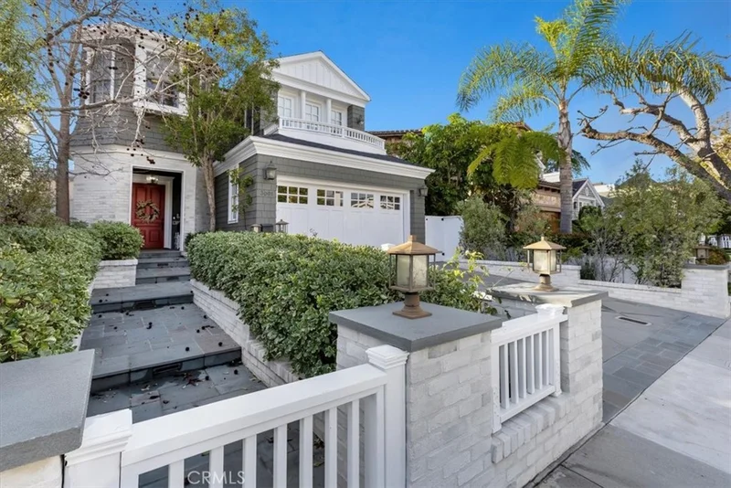 3001 Poinsettia, Manhattan Beach, CA 90266