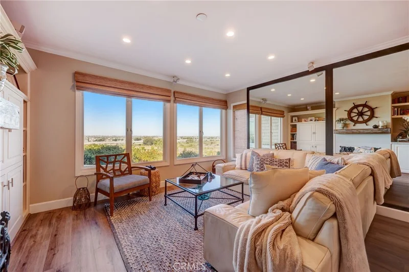 2243 Pacific #12, Costa Mesa, CA 92627