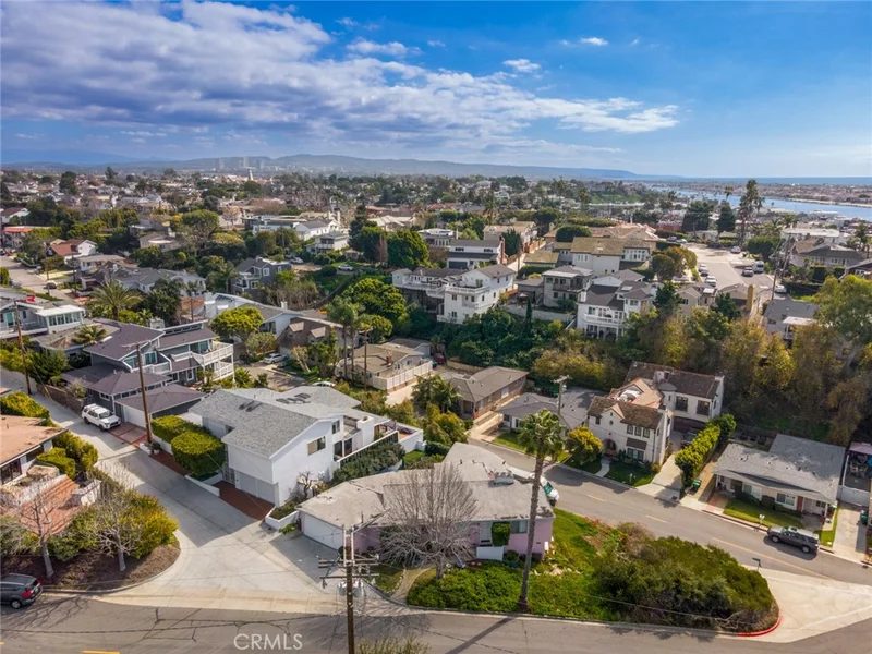 300 Holmwood, Newport Beach, CA 92663
