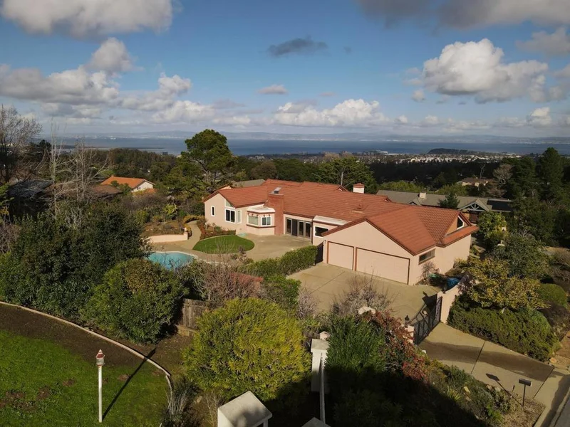 10 Silk Tree, Hillsborough, CA 94010