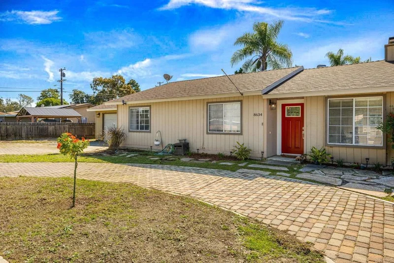 8634 Atlas View Dr., Santee, CA 92071