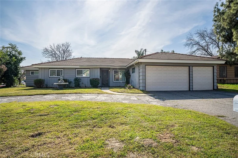 6254 Palm, Rialto, CA 92377