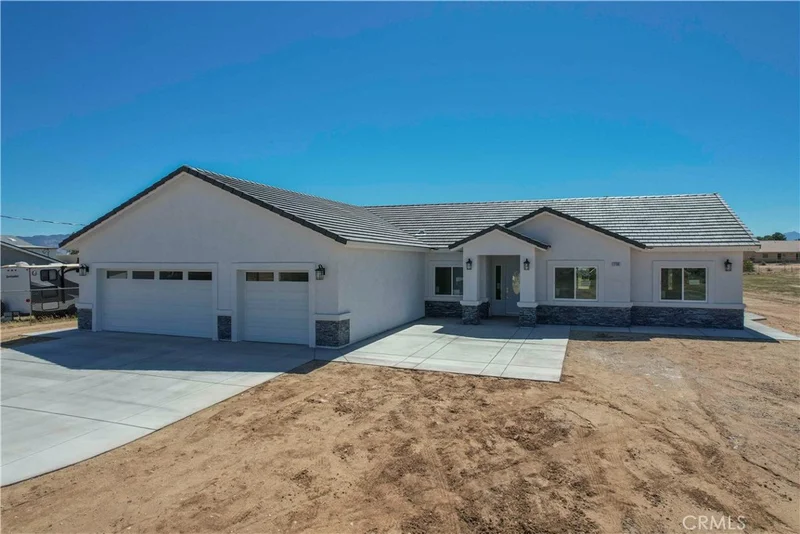 11515 Tamarisk, Hesperia, CA 92345