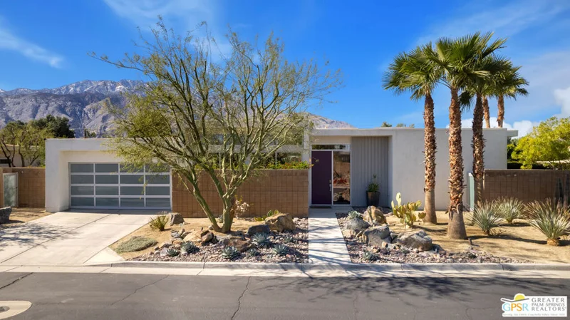 2704 Alexander Club, Palm Springs, CA 92262