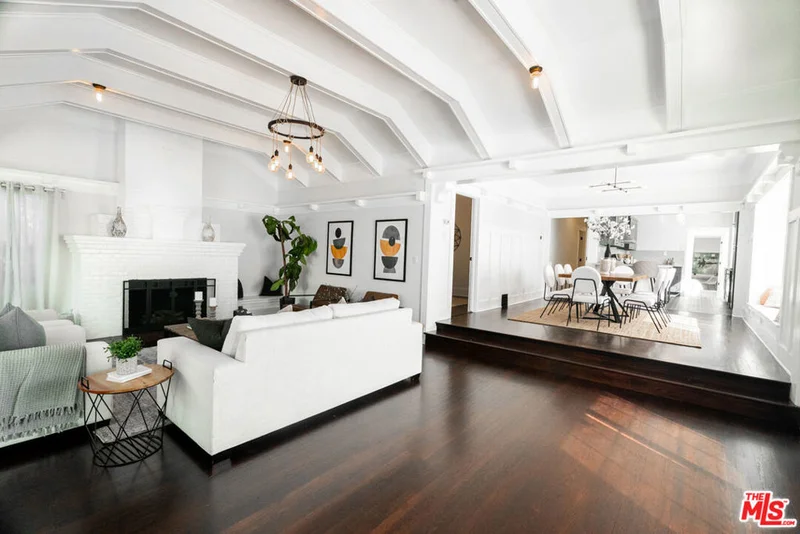 2716 Harvard, Los Angeles, CA 90018