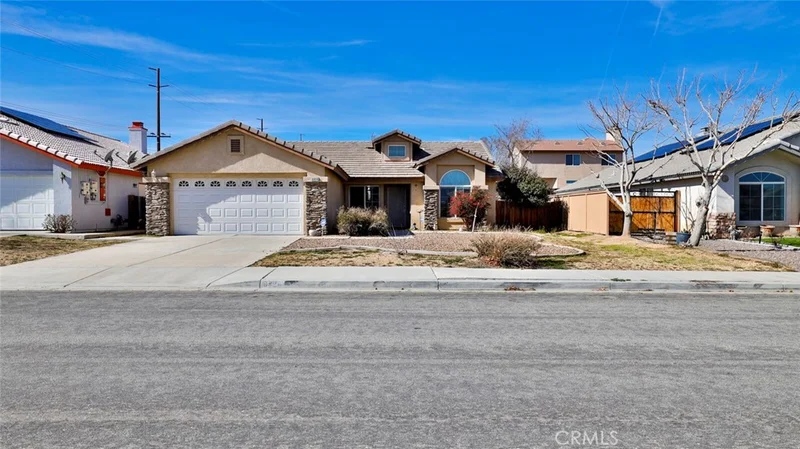 8924 Newcastle, Hesperia, CA 92344