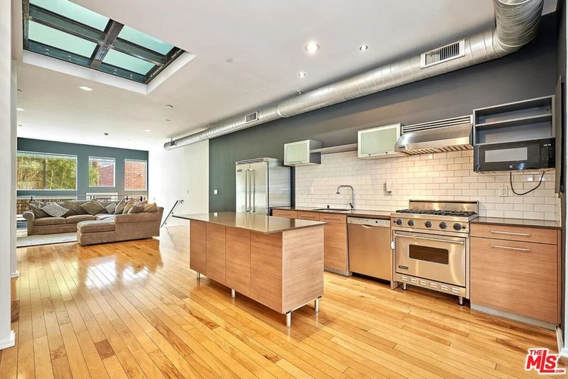 4151 Redwood #408, Los Angeles, CA 90066