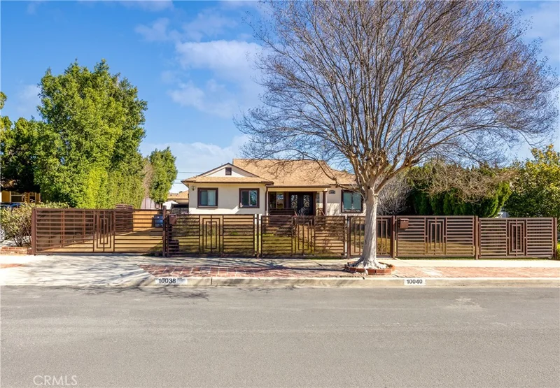 10040 Gothic, North Hills, CA 91343