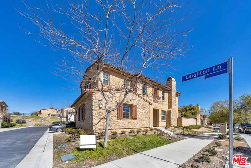27320 Leighton, Santa Clarita, CA 91350