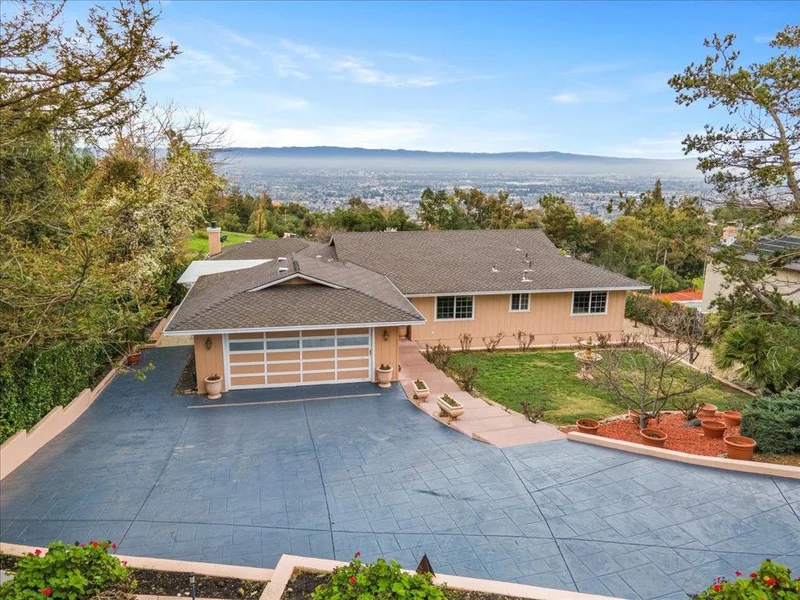 10125 Roseview, San Jose, CA 95127