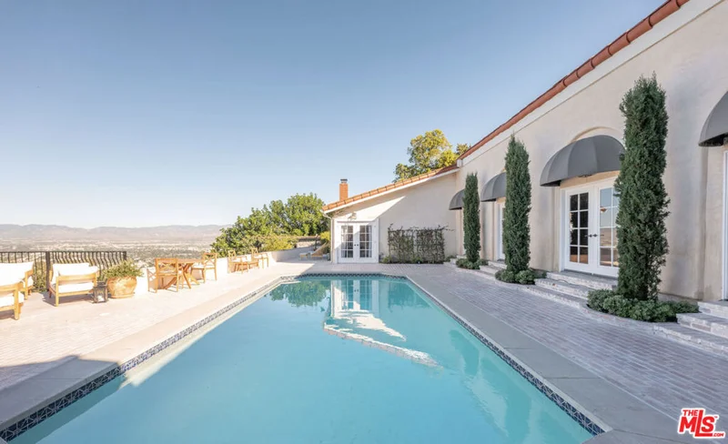 8663 Edwin, Los Angeles, CA 90046