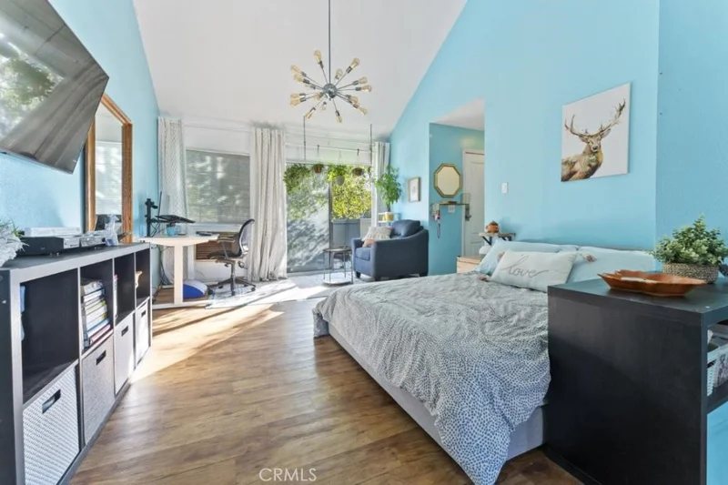 615 N Bristol St #85, Santa Ana, CA 92703