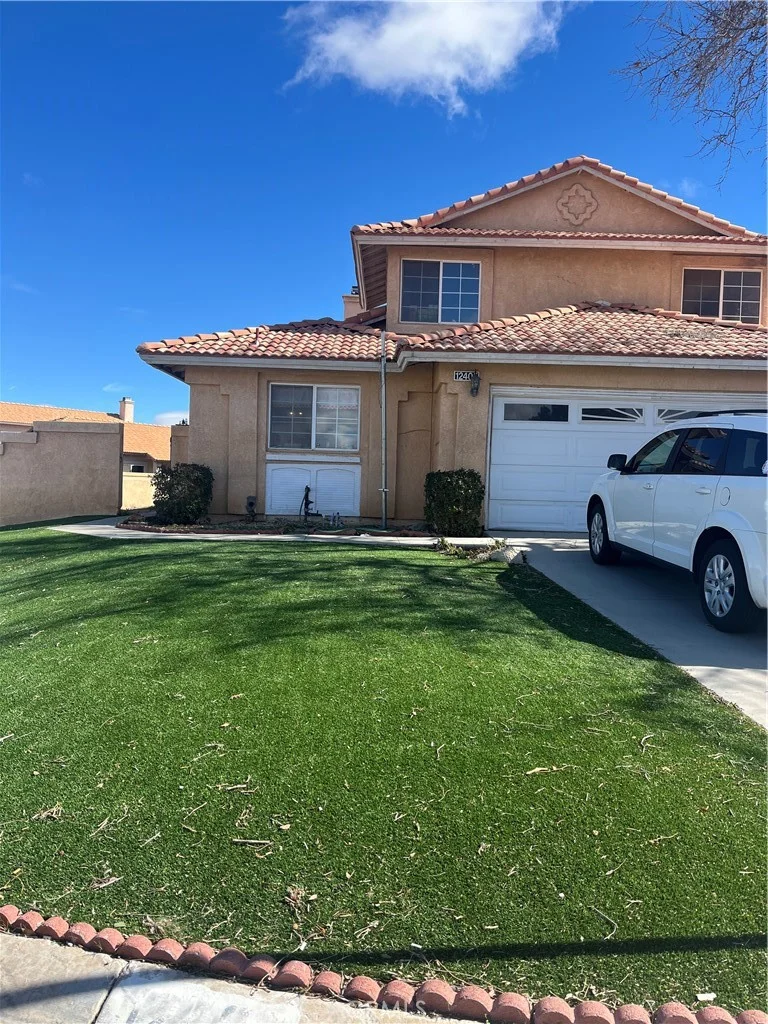 12405 Glenwood, Victorville, CA 92395