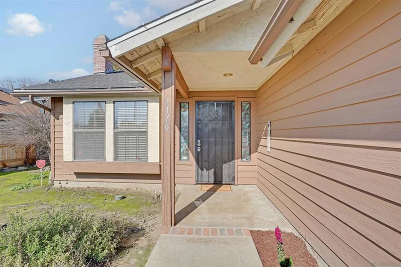 1176 Fairview Ave, Tulare, CA 93274
