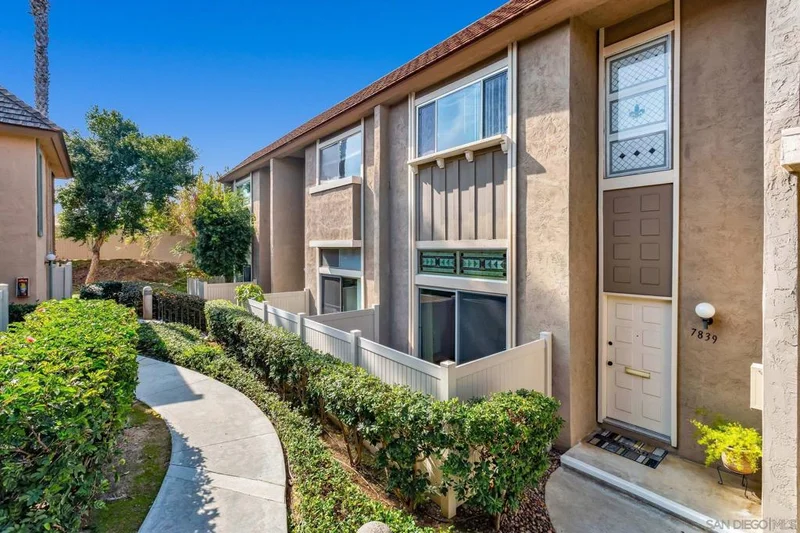 7839 Hummingbird Ln, San Diego, CA 92123