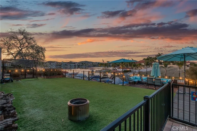 22420 Canyon Club, Canyon Lake, CA 92587