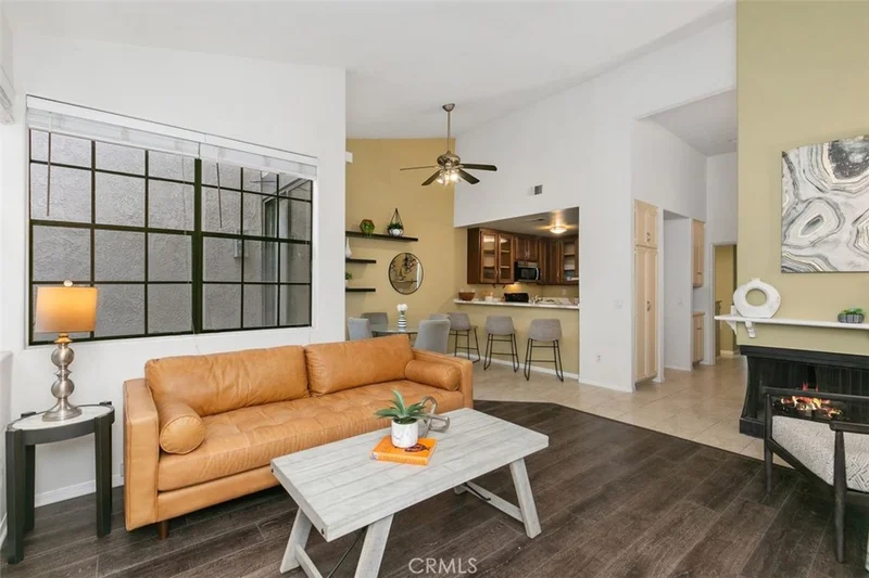 2526 Macarthur #J, Santa Ana, CA 92704