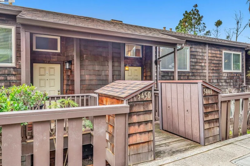 5448 Briar Ridge, Castro Valley, CA 94552-1709
