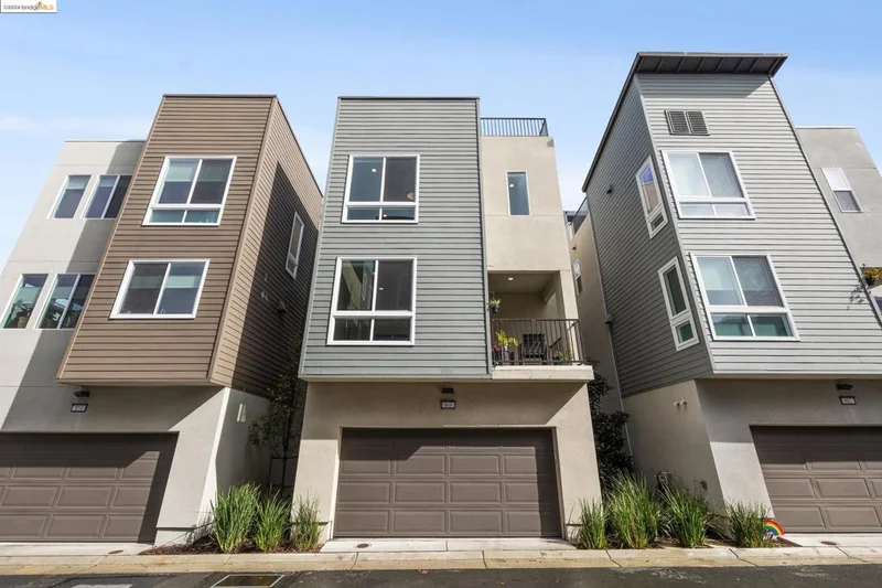 868 Coastal St, Richmond, CA 94804
